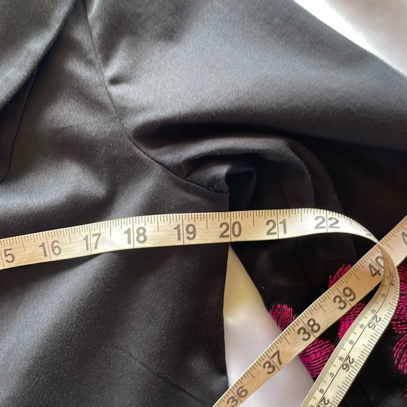 Trenz Theresa Renz Black Sateen Shawl Collar Jacket Buttons Pink Embroidery Sz M - Picture 5 of 8